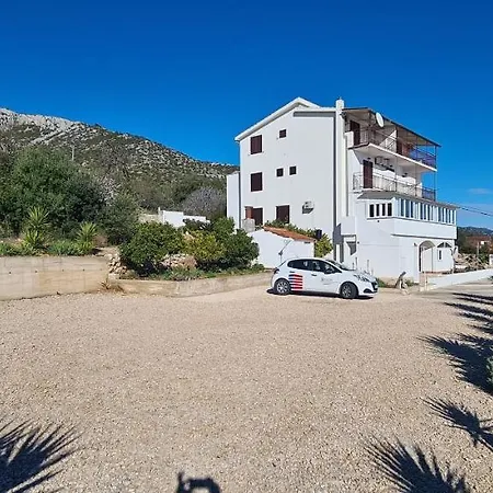 And Meri Διαμέρισμα