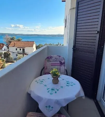 Apartment And Meri